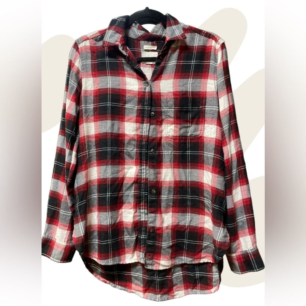 Red, black and white American Eagle flannel. Barely worn
